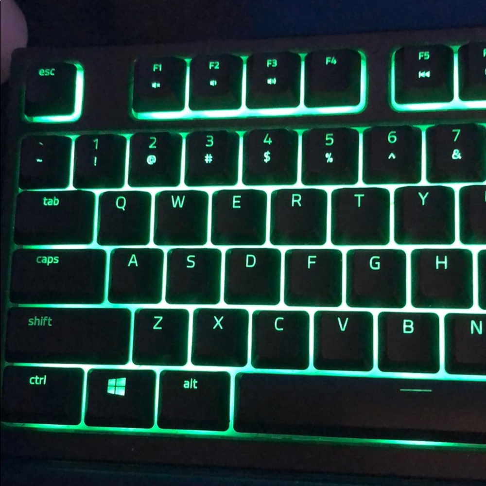 Razor keyboard changes different colors - Picture 3 of 8